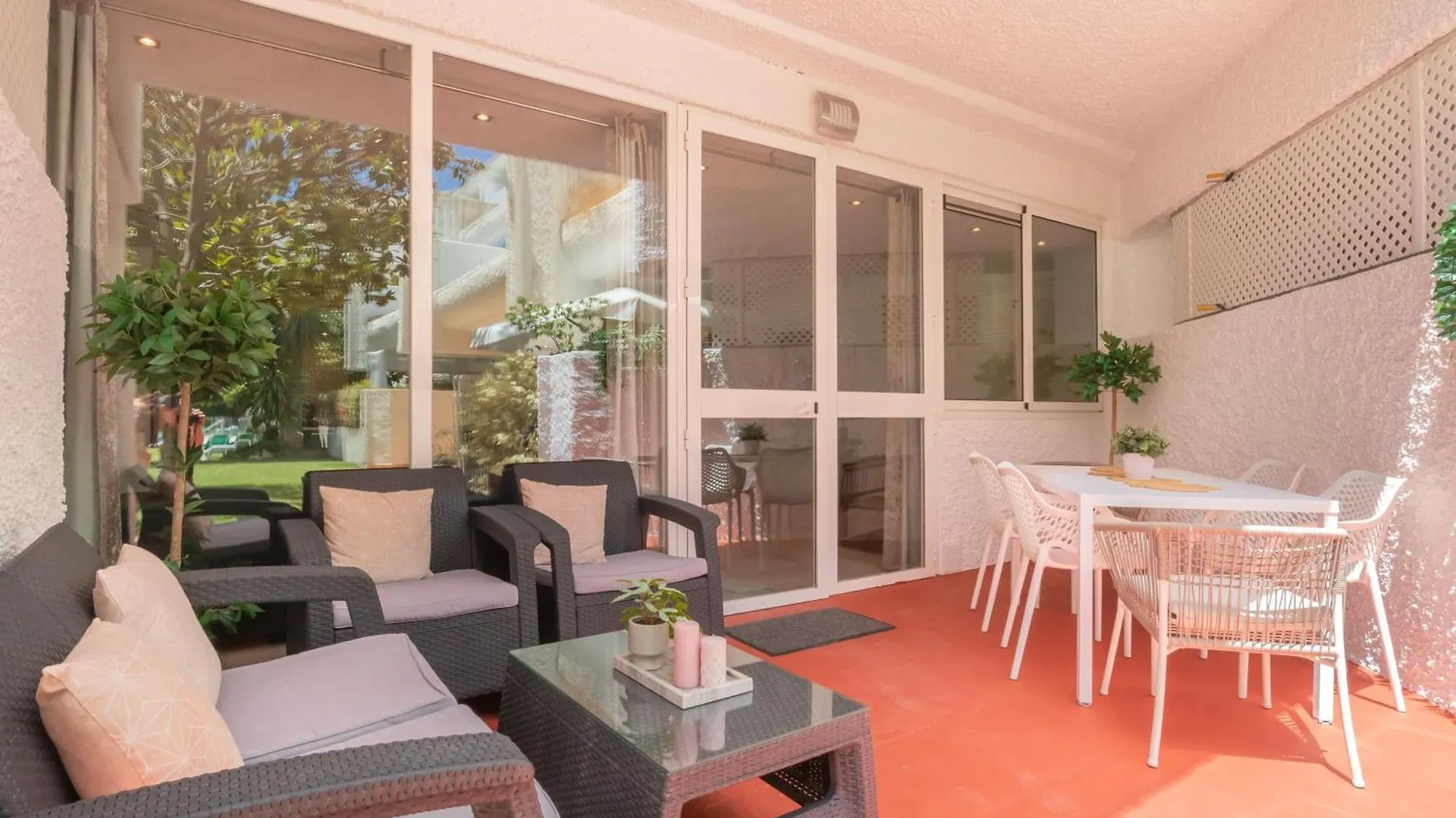 Apartamento Roy Boston L マルベーリャ
